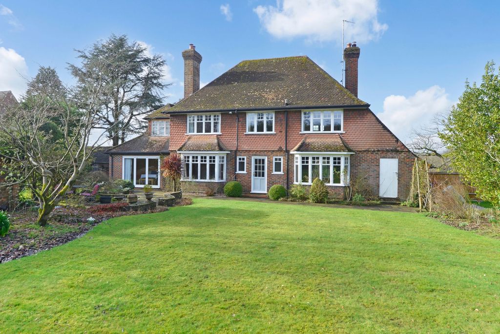 Property photo 2 of 28