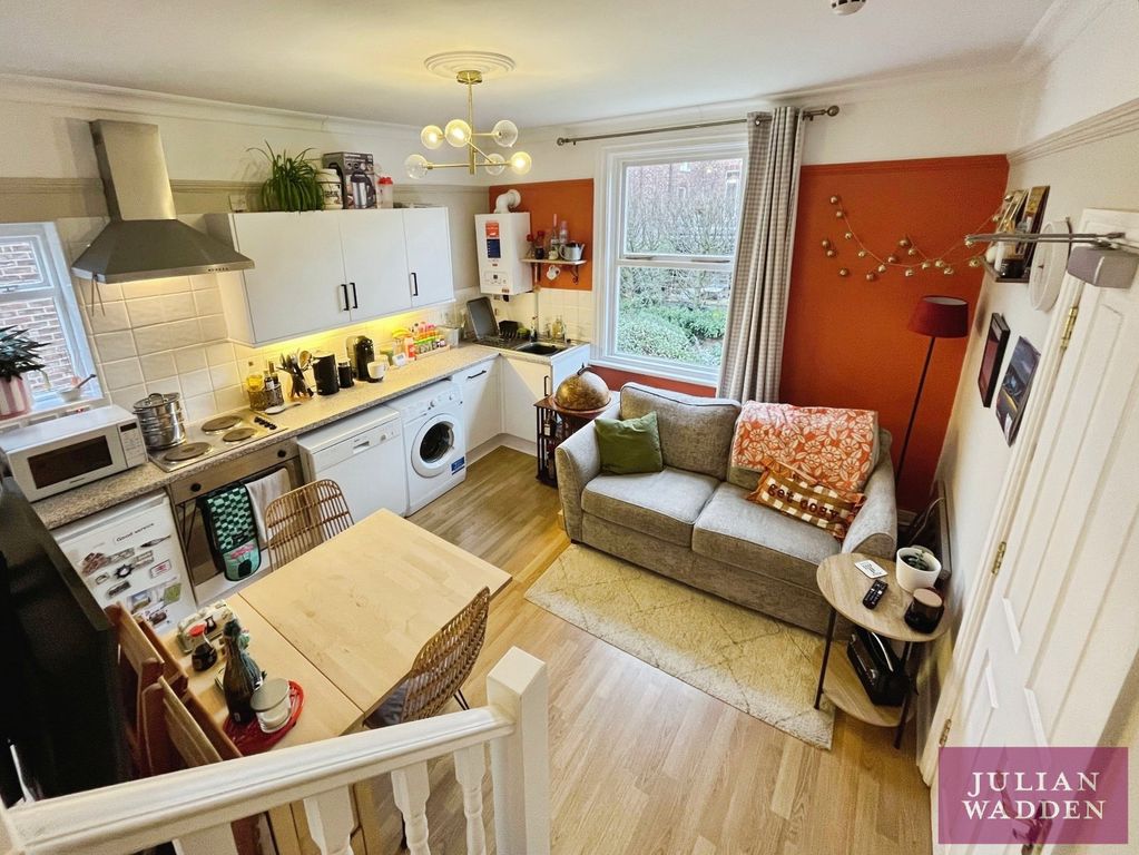 Property photo 3 of 14 Picture 3