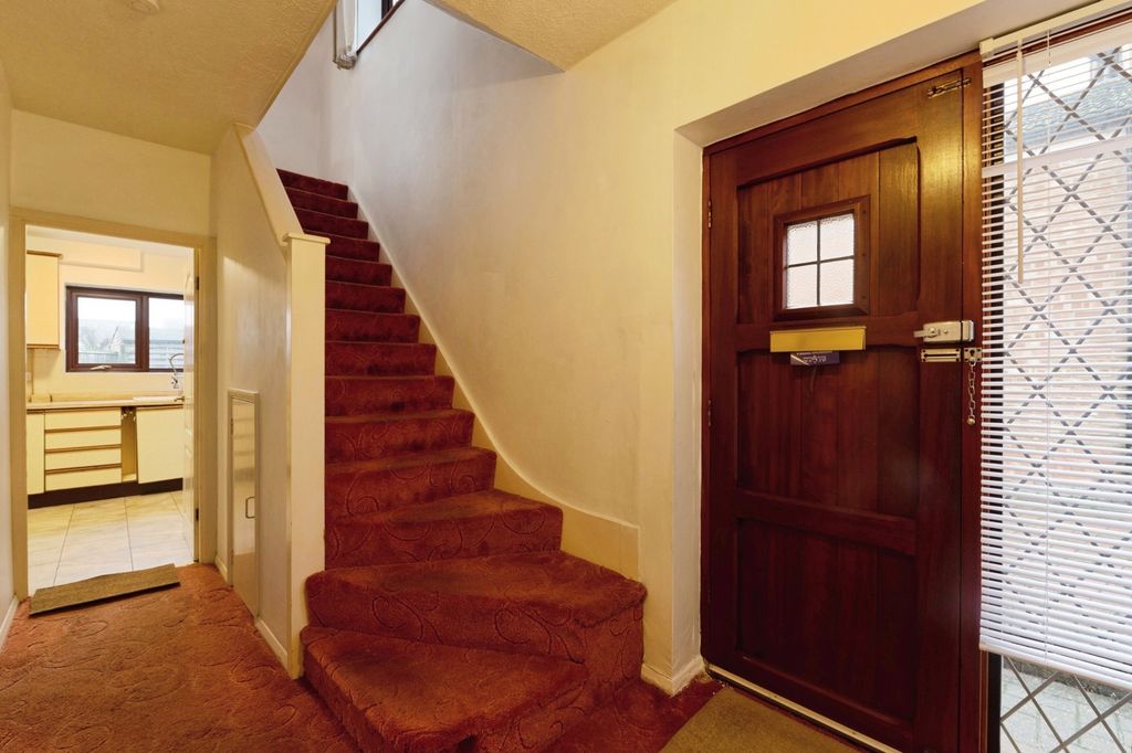 Property photo 3 of 20 Internal