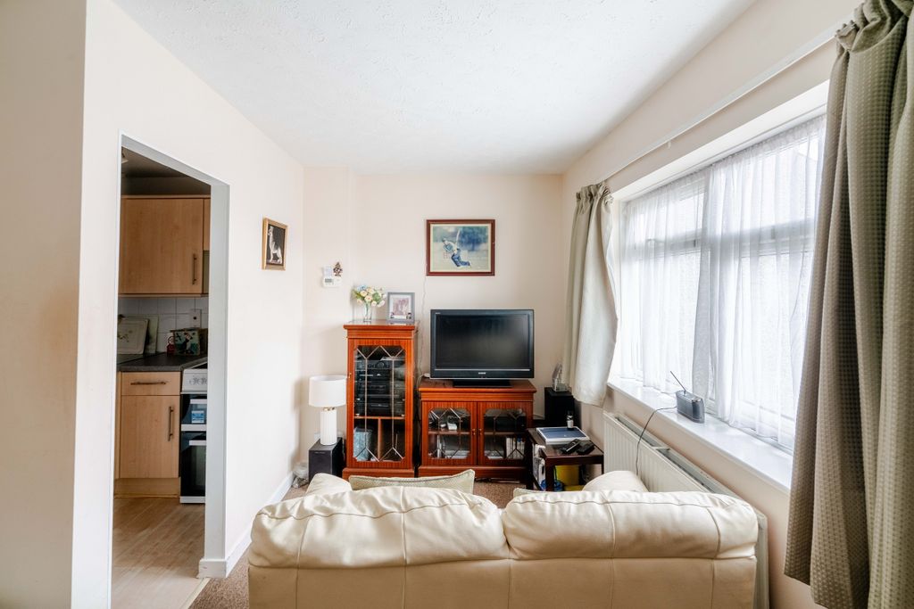 Property photo 2 of 11 2