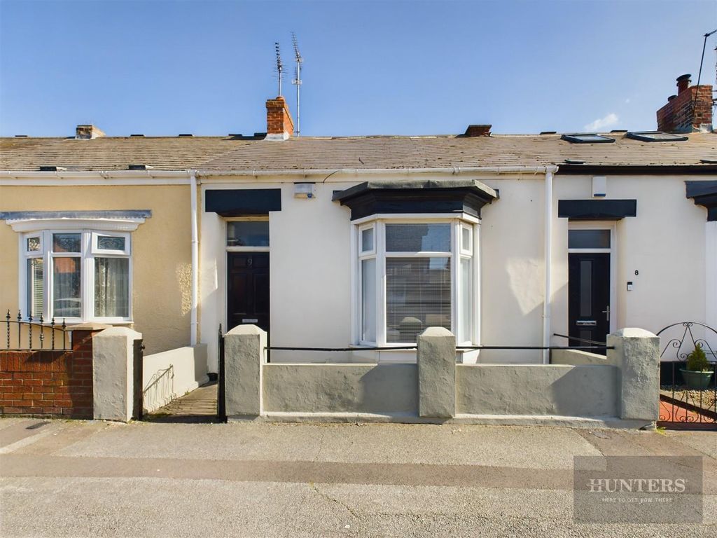 Property photo 1 of 16 External