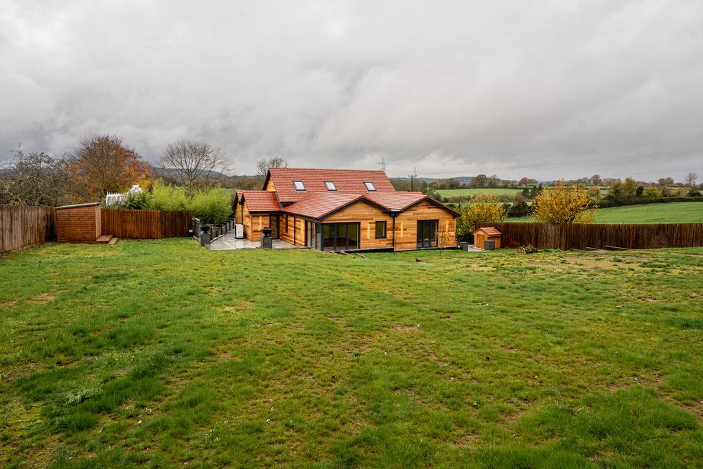 Property photo 2 of 28