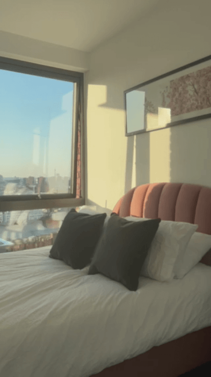 Property photo 1 of 4 Flat To Rent Viaduct Gardens, Nine Elms Sw11