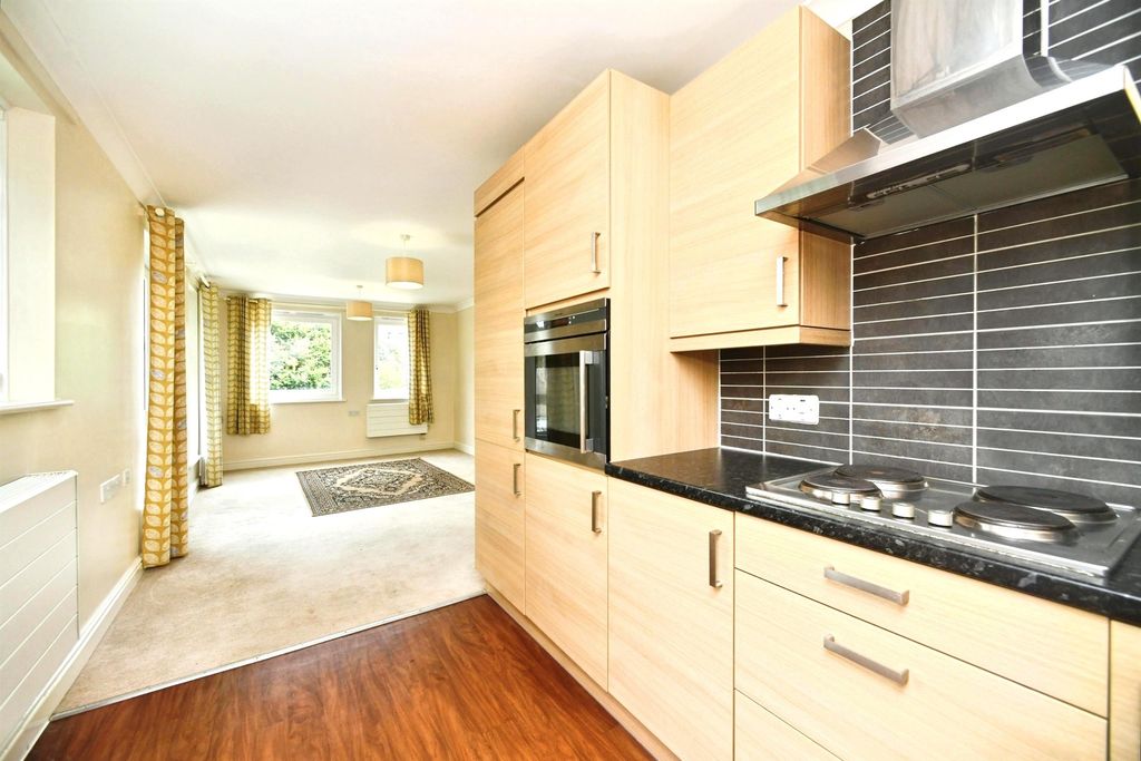 Property photo 3 of 18