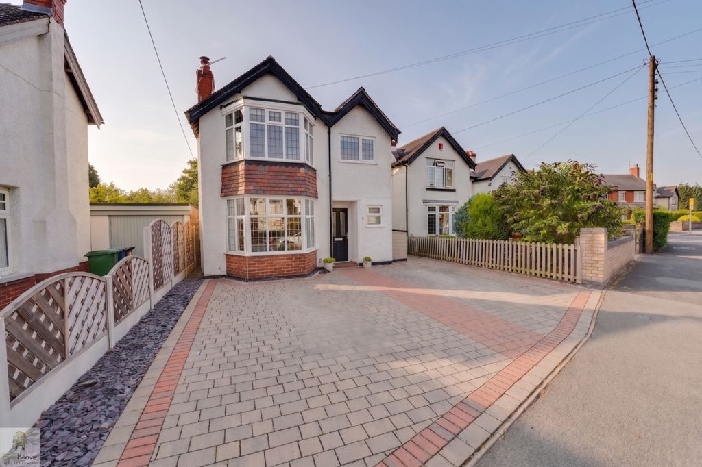 Property photo 3 of 15 Old Croft Rd Front