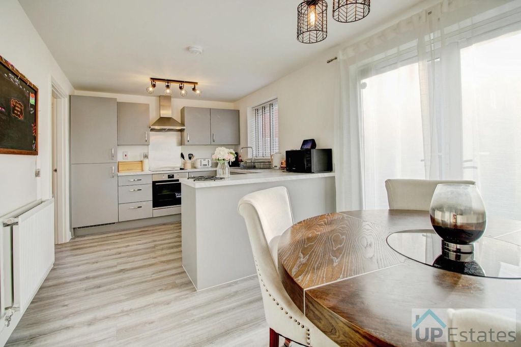 Property photo 3 of 26