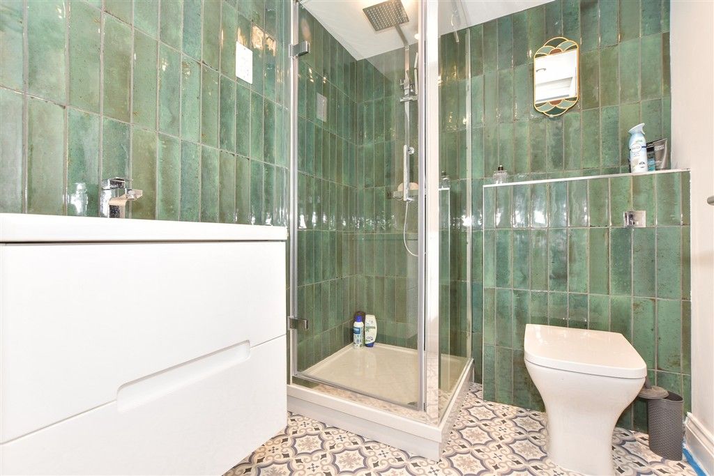 Property photo 2 of 14 En-Suite Shower Room