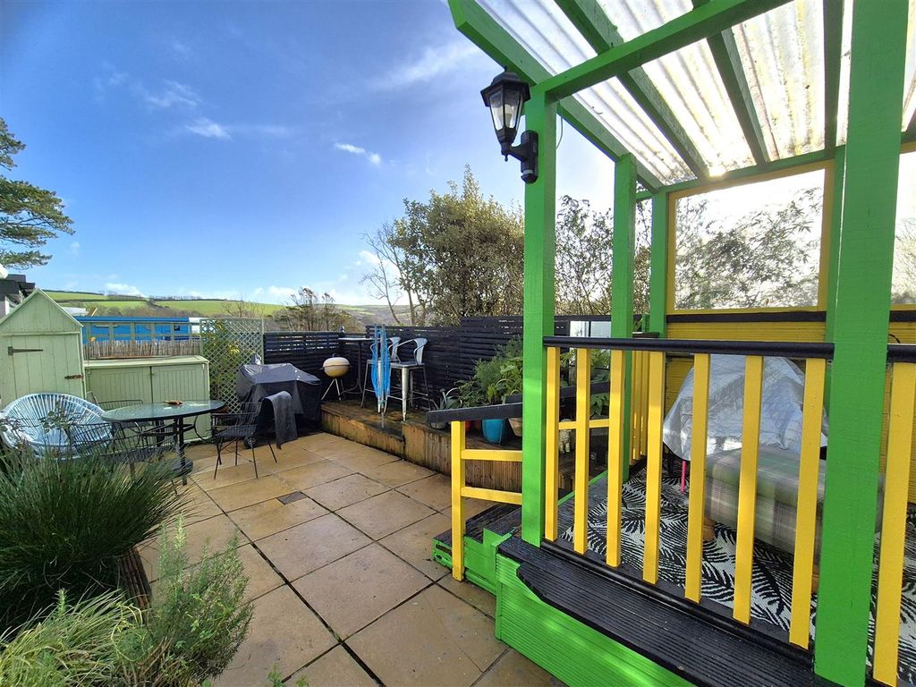 Property photo 2 of 19 Garden