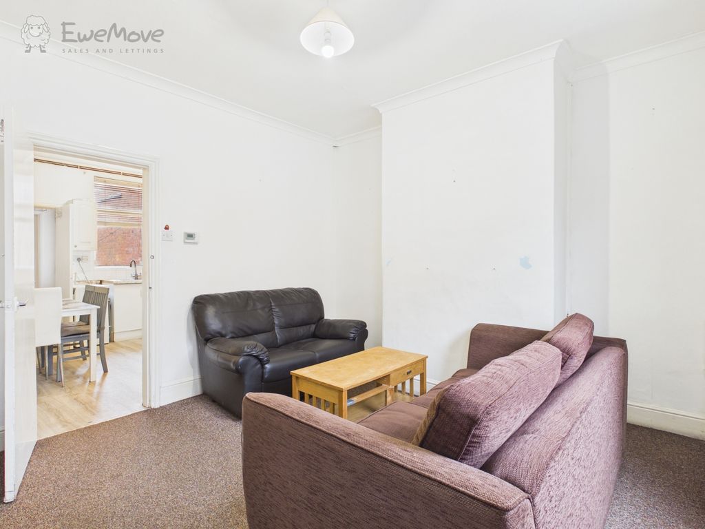 Property photo 2 of 14 Cam05065G0-Pr0020-Still003