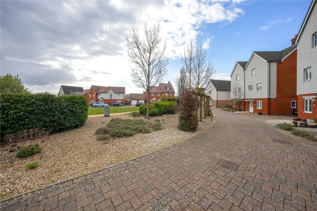 Property photo 2 of 17 External