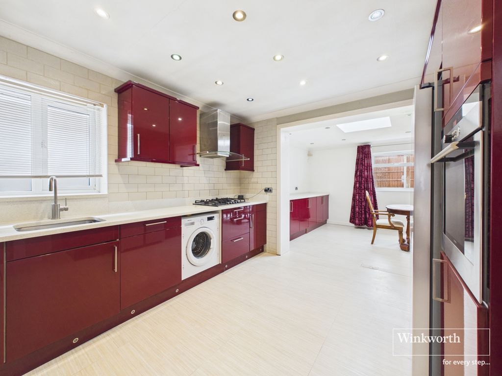 Property photo 2 of 12 Kitchen