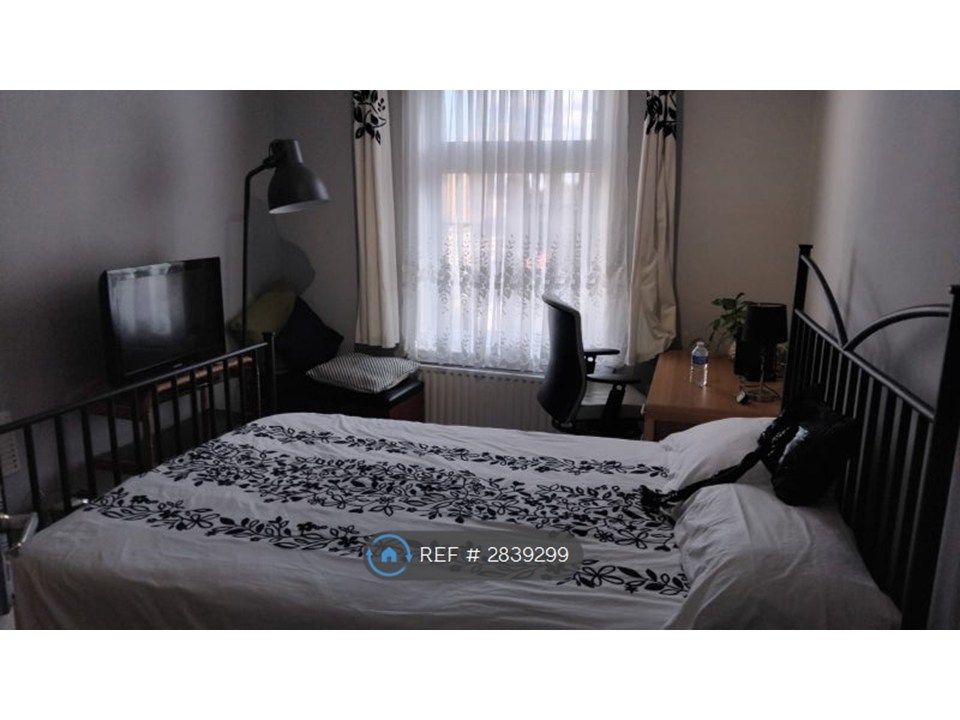 Property photo 2 of 10 Bedroom 3