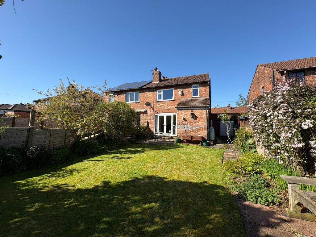 Property photo 2 of 26