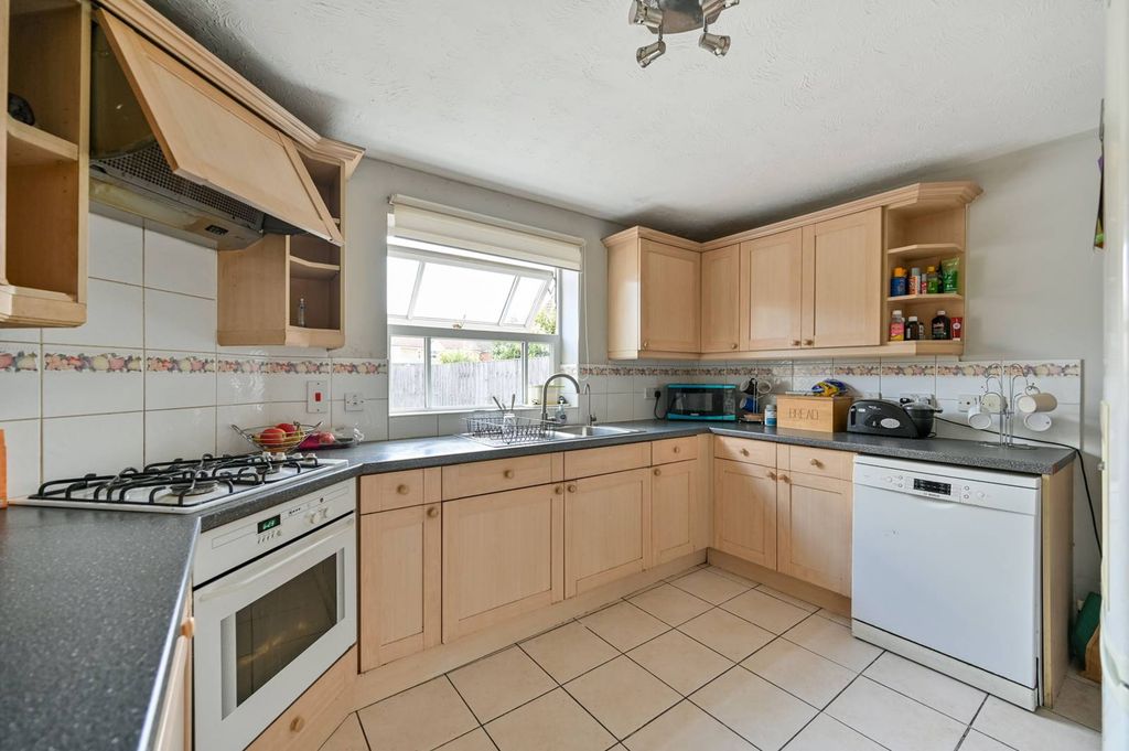 Property photo 3 of 11