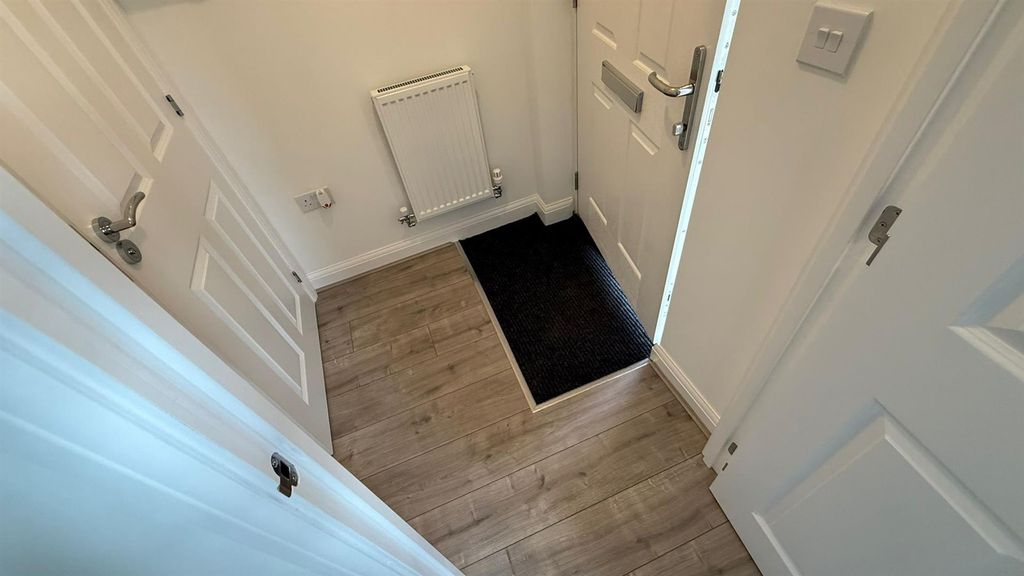 Property photo 2 of 21 186d00B2-05A0-4114-Ba44-Fc6699Ad3Dd7.Jpg