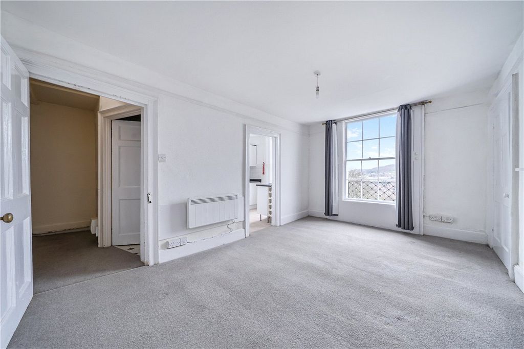 Property photo 3 of 11 Picture No. 16