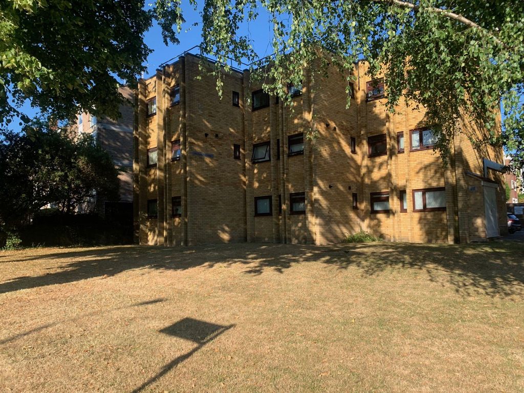 Property photo 2 of 6