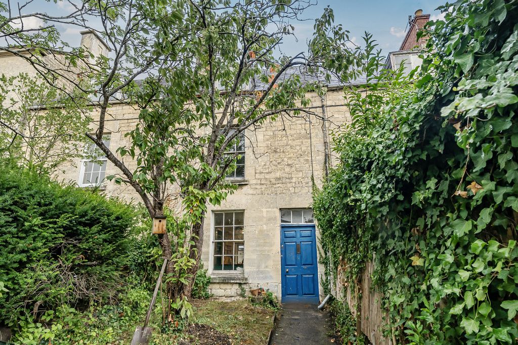 Property photo 2 of 12