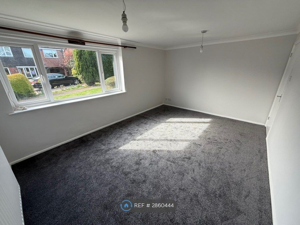 Property photo 3 of 15 Lounge