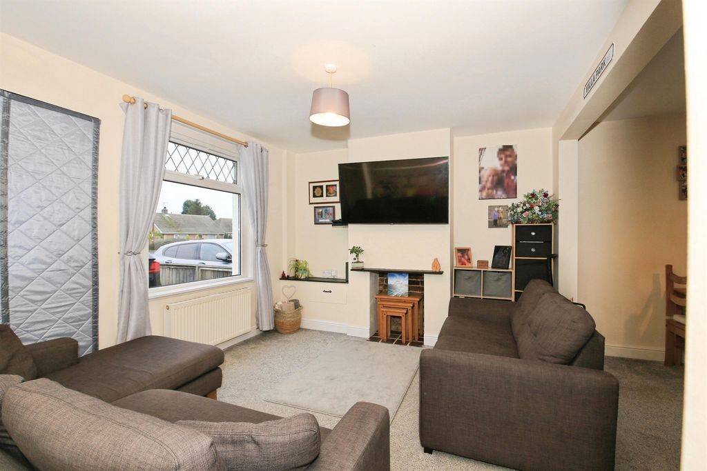 Property photo 2 of 20