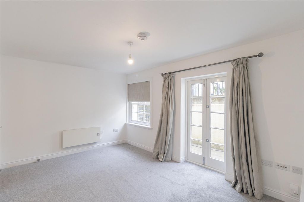 Property photo 3 of 9 Image00008.Jpeg