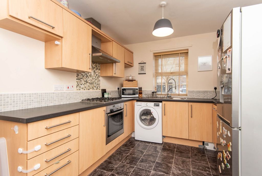 Property photo 2 of 22