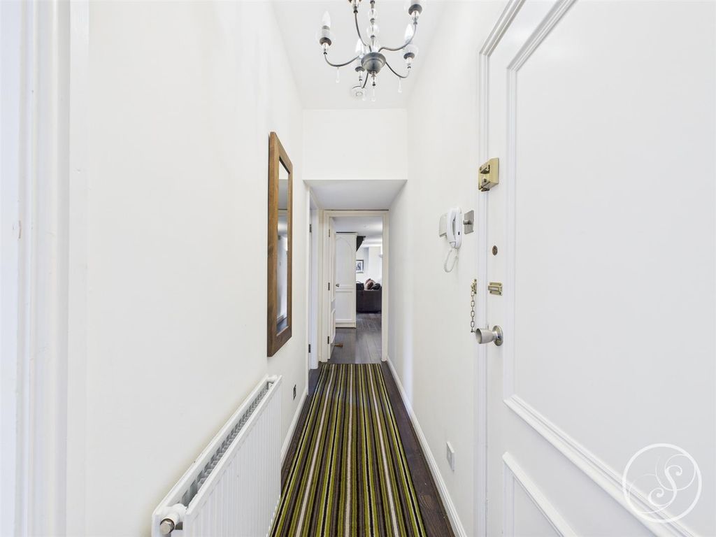 Property photo 3 of 6 Entrance Hall Way