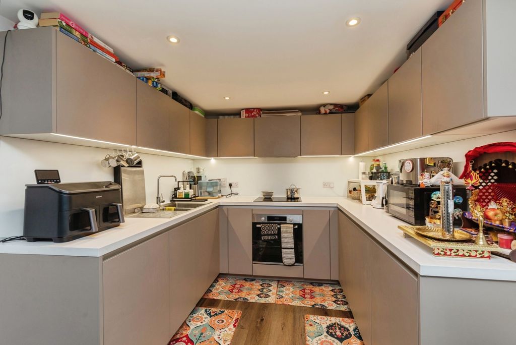 Property photo 3 of 19 Pbox-Img.Jpg