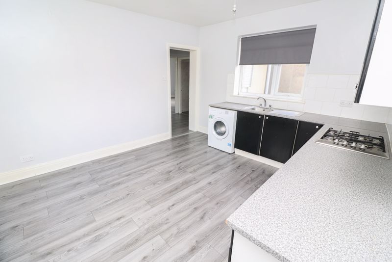 Property photo 3 of 8 Kitchen