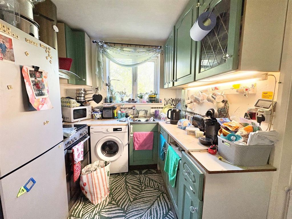 Property photo 3 of 5 Kitchen.Jpg