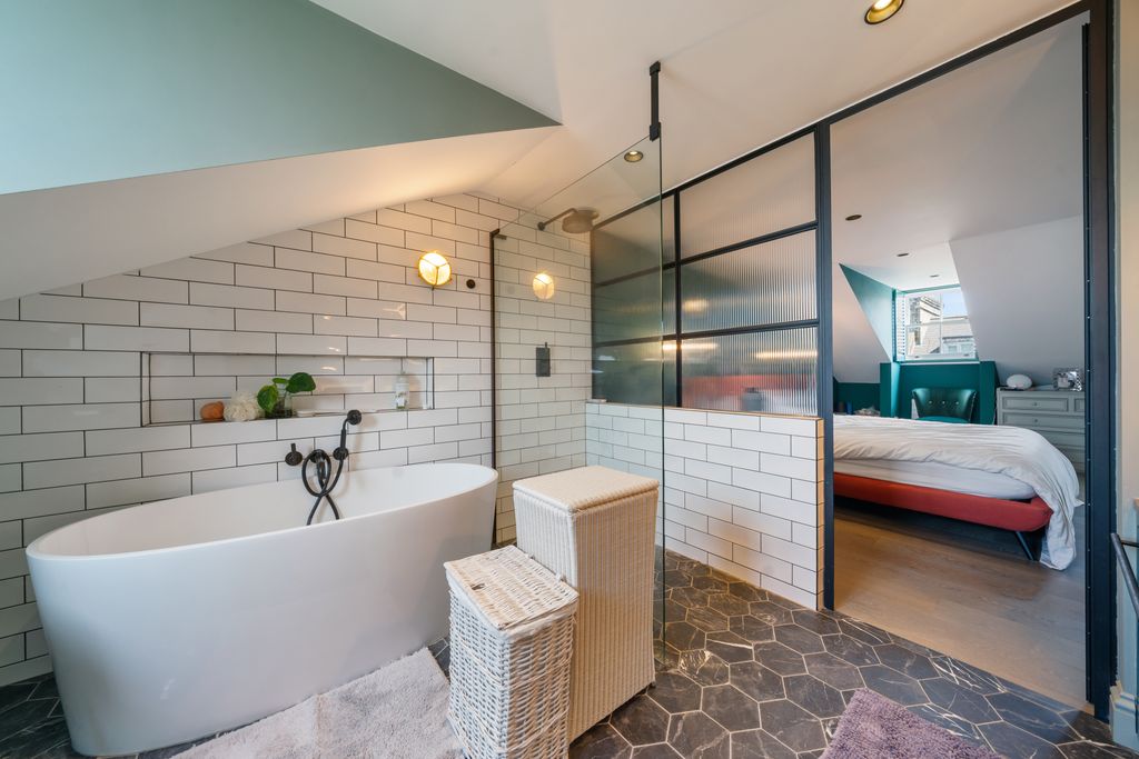 Property photo 1 of 1