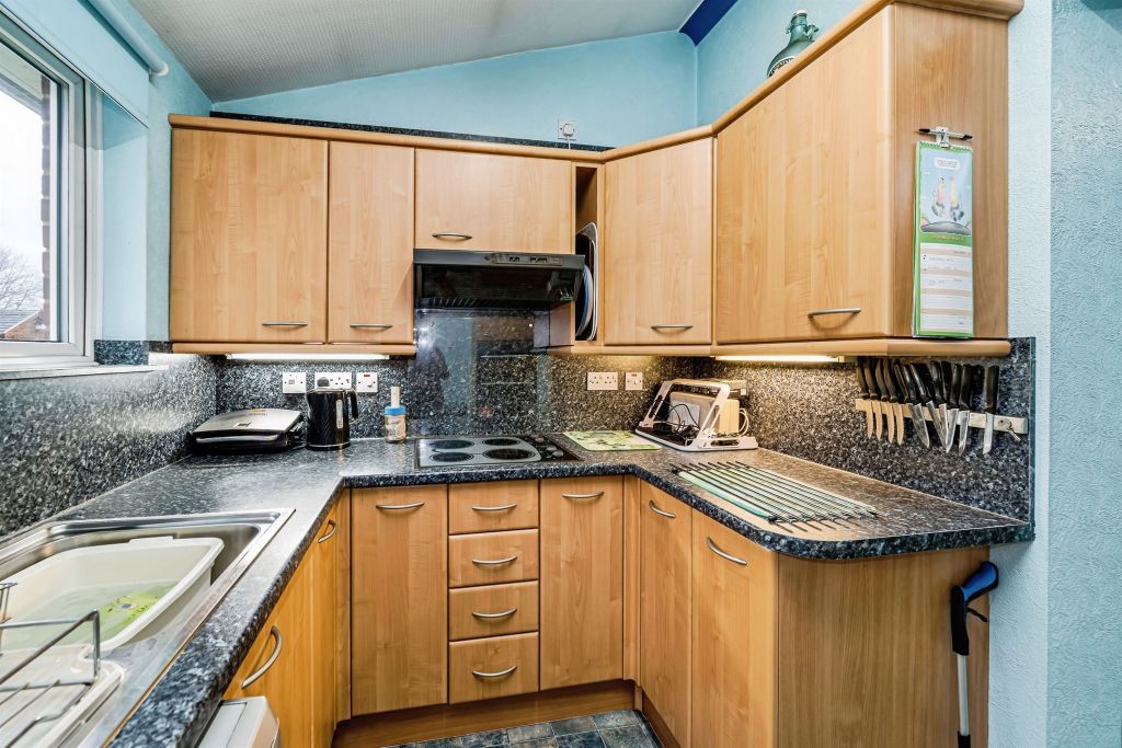 Property photo 2 of 14