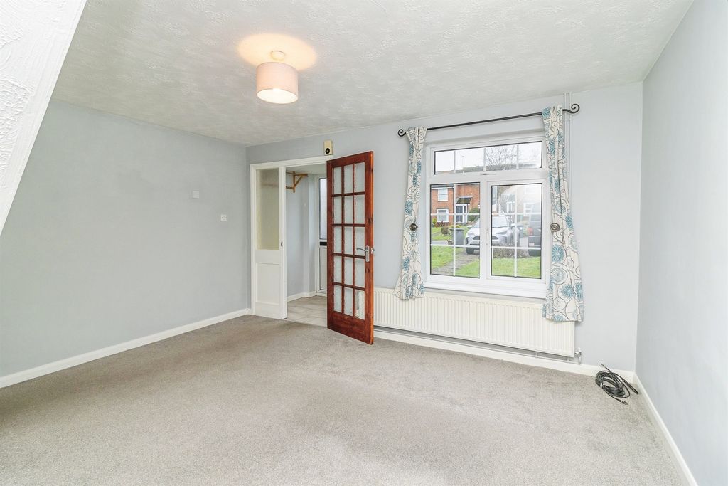 Property photo 3 of 17