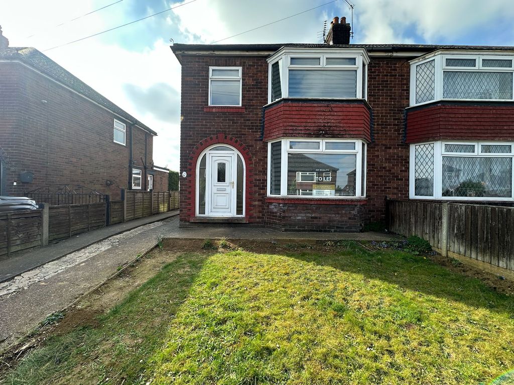 Property photo 1 of 10 42 Morecambe Avenue, Ashby, Scunthorpe, Dn16 3Jg