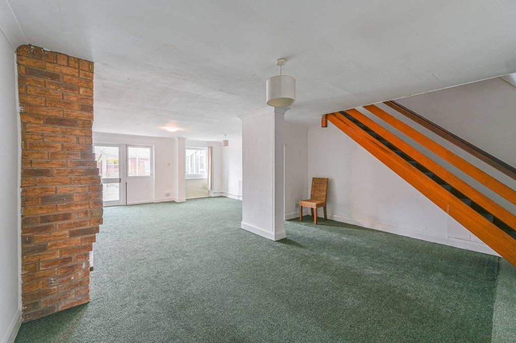 Property photo 3 of 21