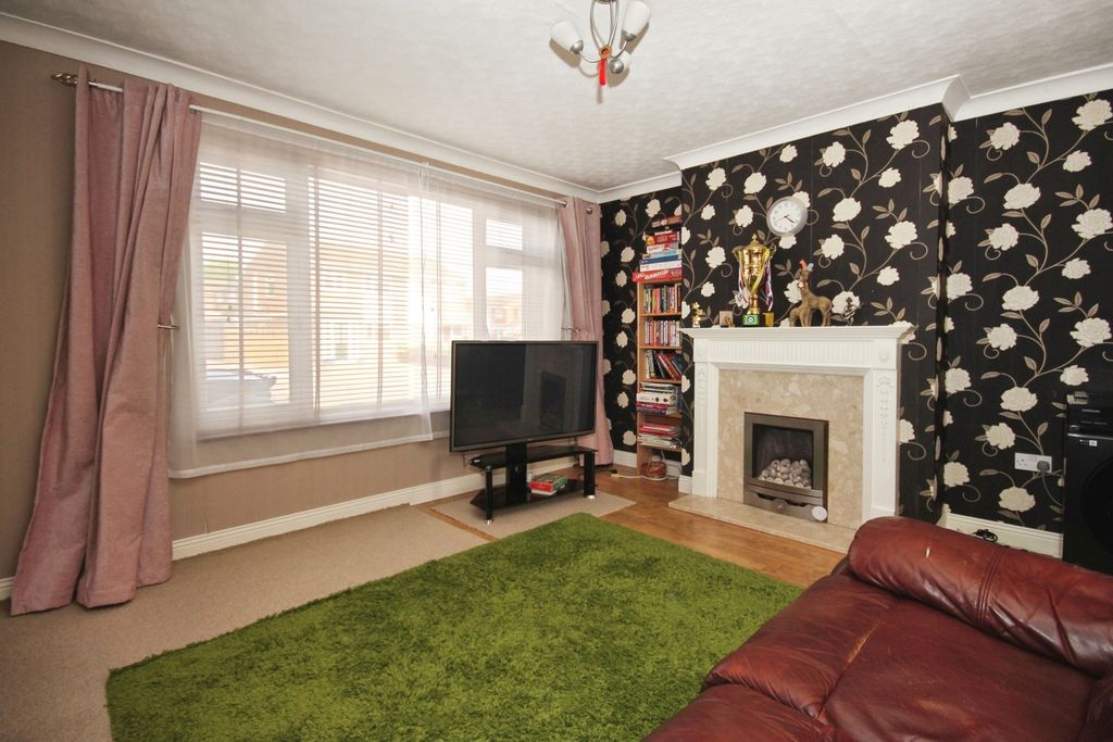 Property photo 3 of 14 Photo