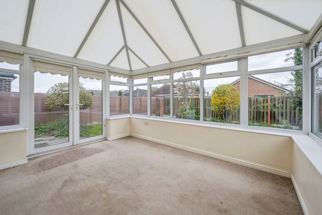 Property photo 3 of 14 Conservatory