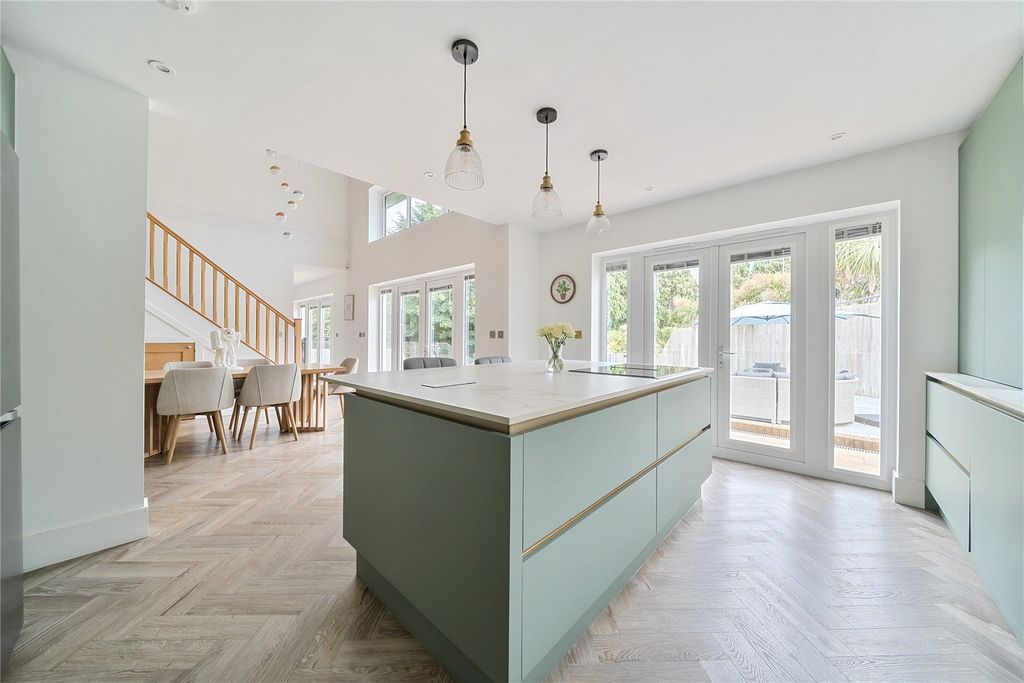 Property photo 3 of 15 Kitchen Diner
