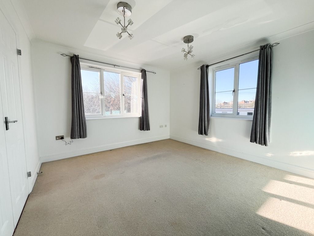 Property photo 3 of 9 4774333