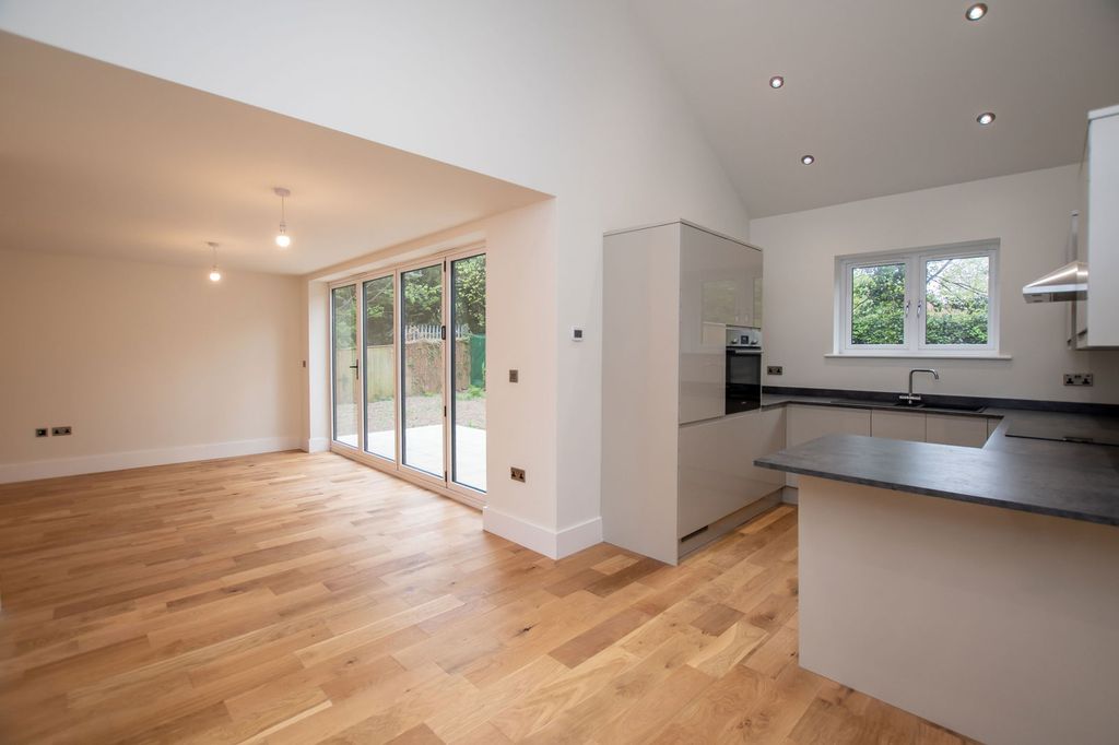 Property photo 1 of 31