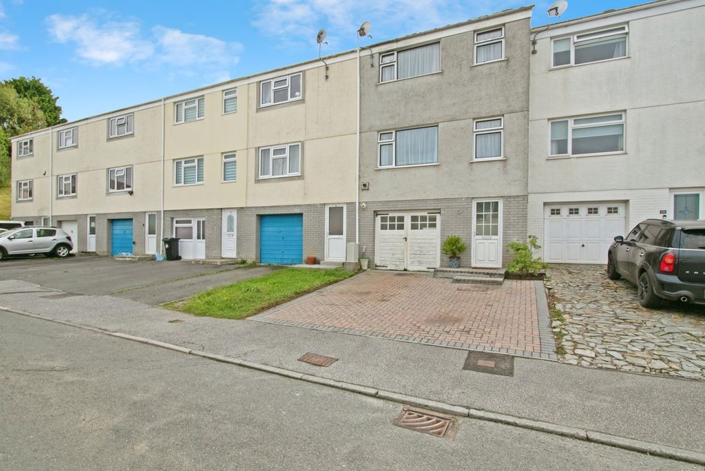 Property photo 1 of 15 Front