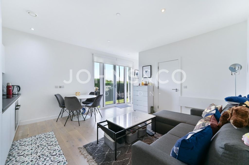 Property photo 1 of 9