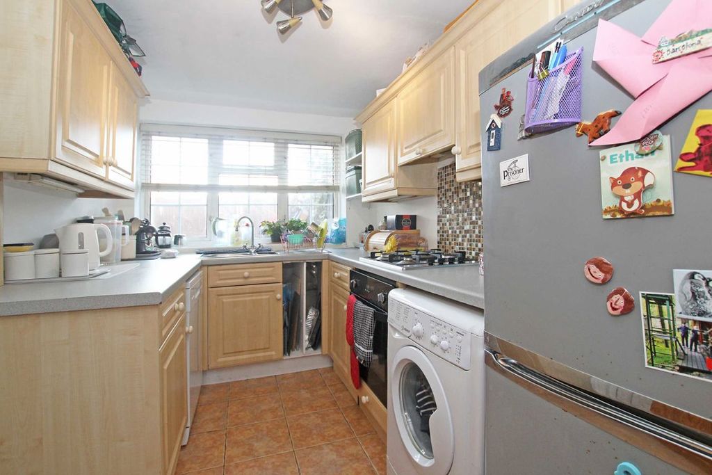 Property photo 3 of 6