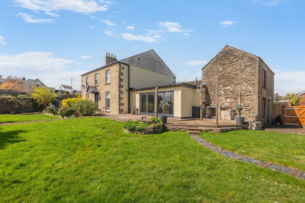 Property photo 1 of 23