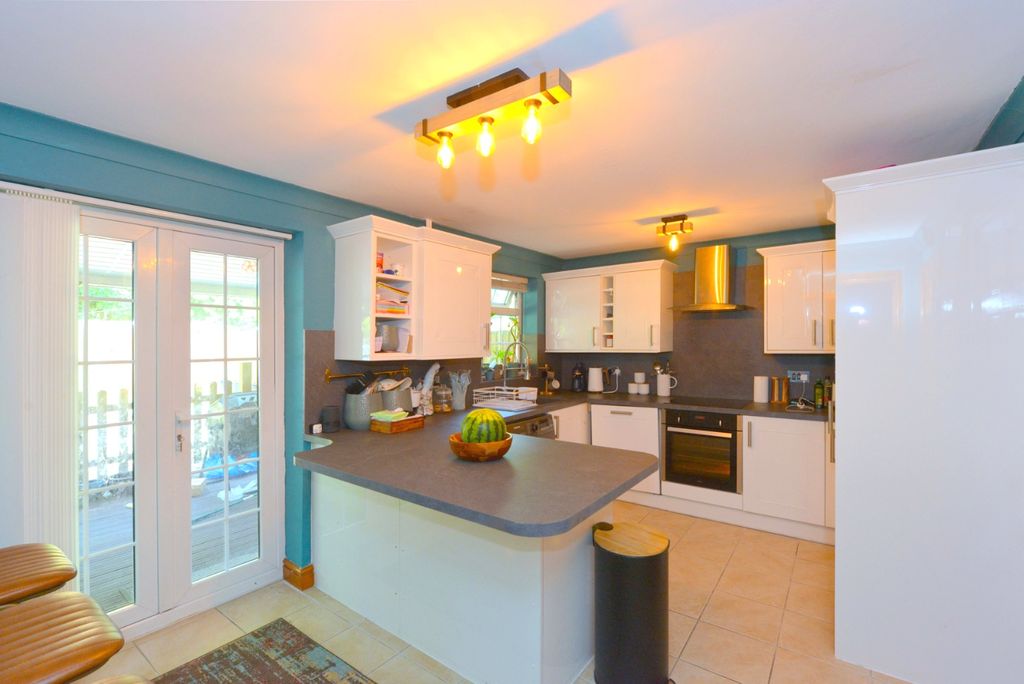 Property photo 2 of 24 4221883