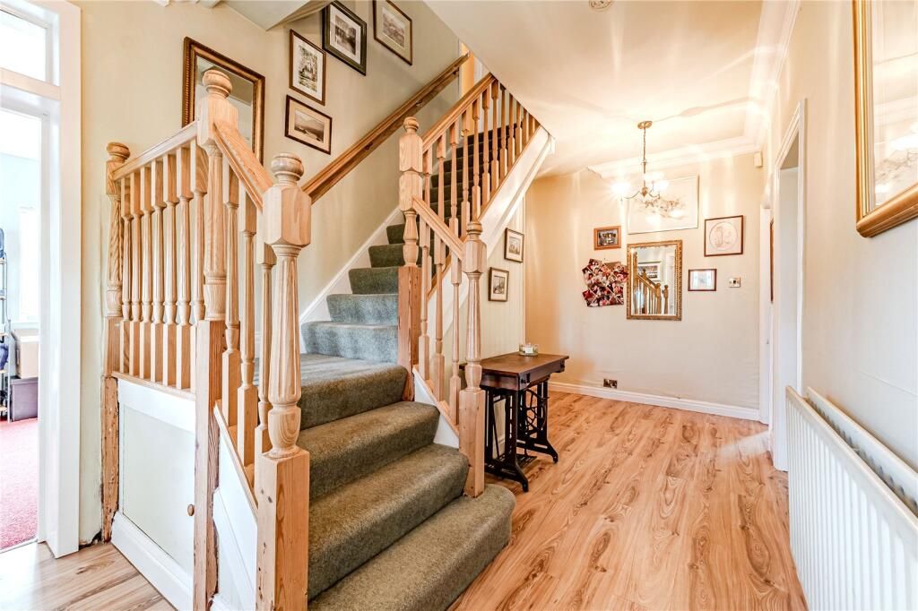 Property photo 2 of 20