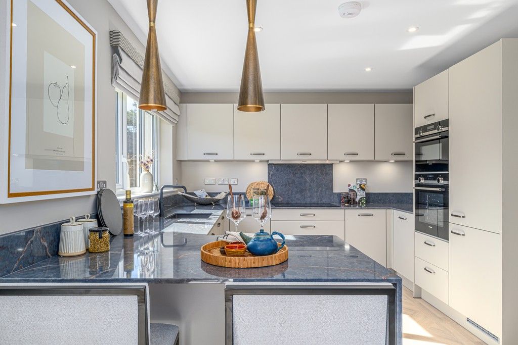 Property photo 2 of 12 Netherhall Gardens, Cambridge