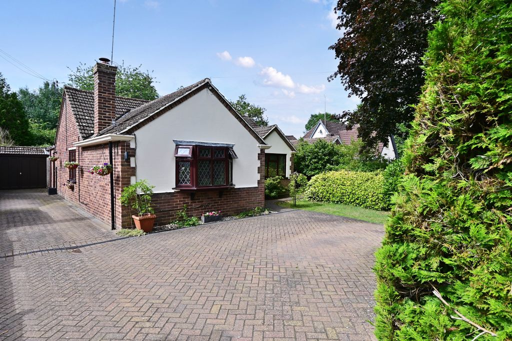 Property photo 1 of 13 49 Sandhurst Lane (12)