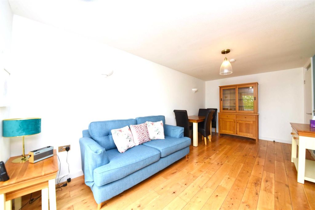Property photo 3 of 8 31_Stokes_Ct_Pic_1.Jpg