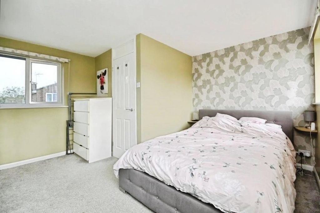 Property photo 2 of 11 Bedroom One